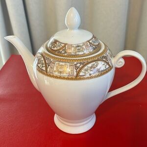 SAVOY HOME Teapot